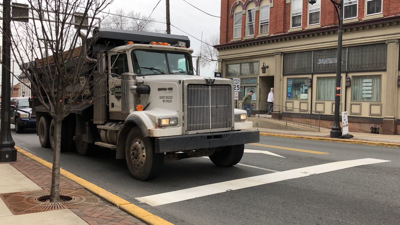 12-5-19 Landfill truck in Boyertown.jpg